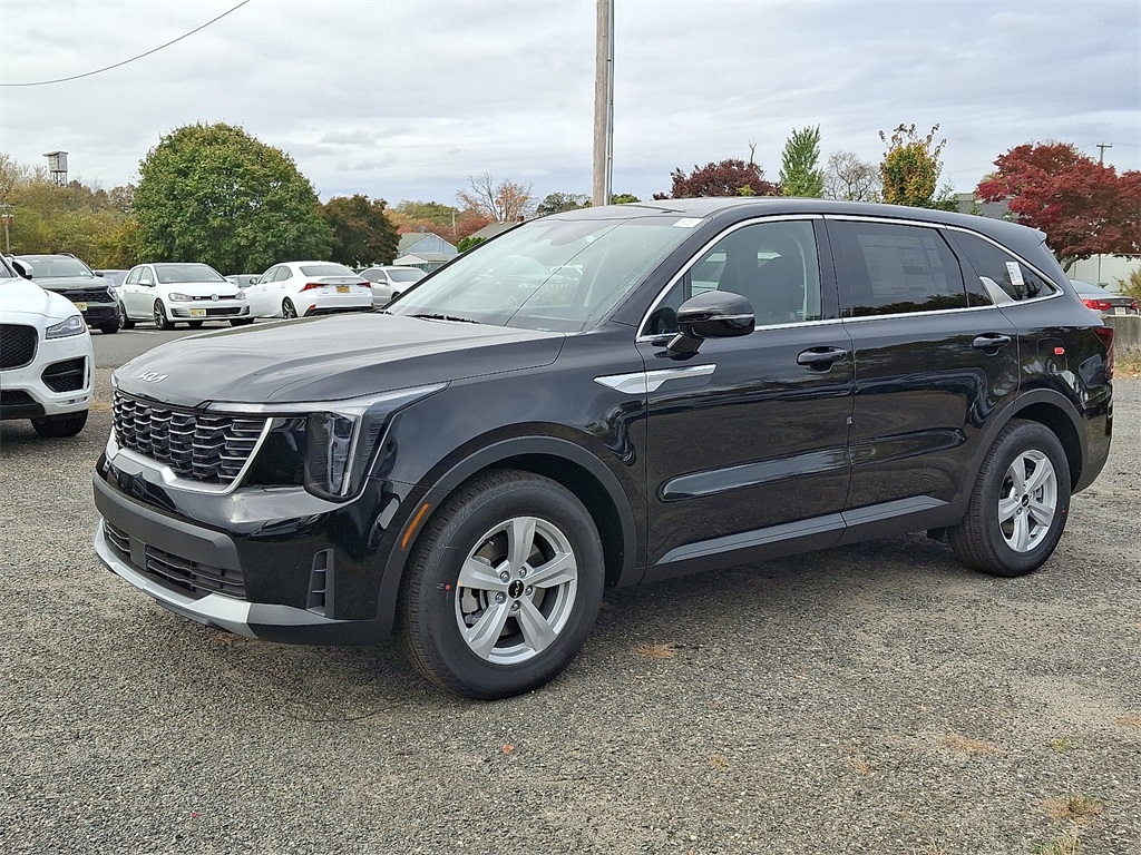 2026 Kia Sorento LX photo 2