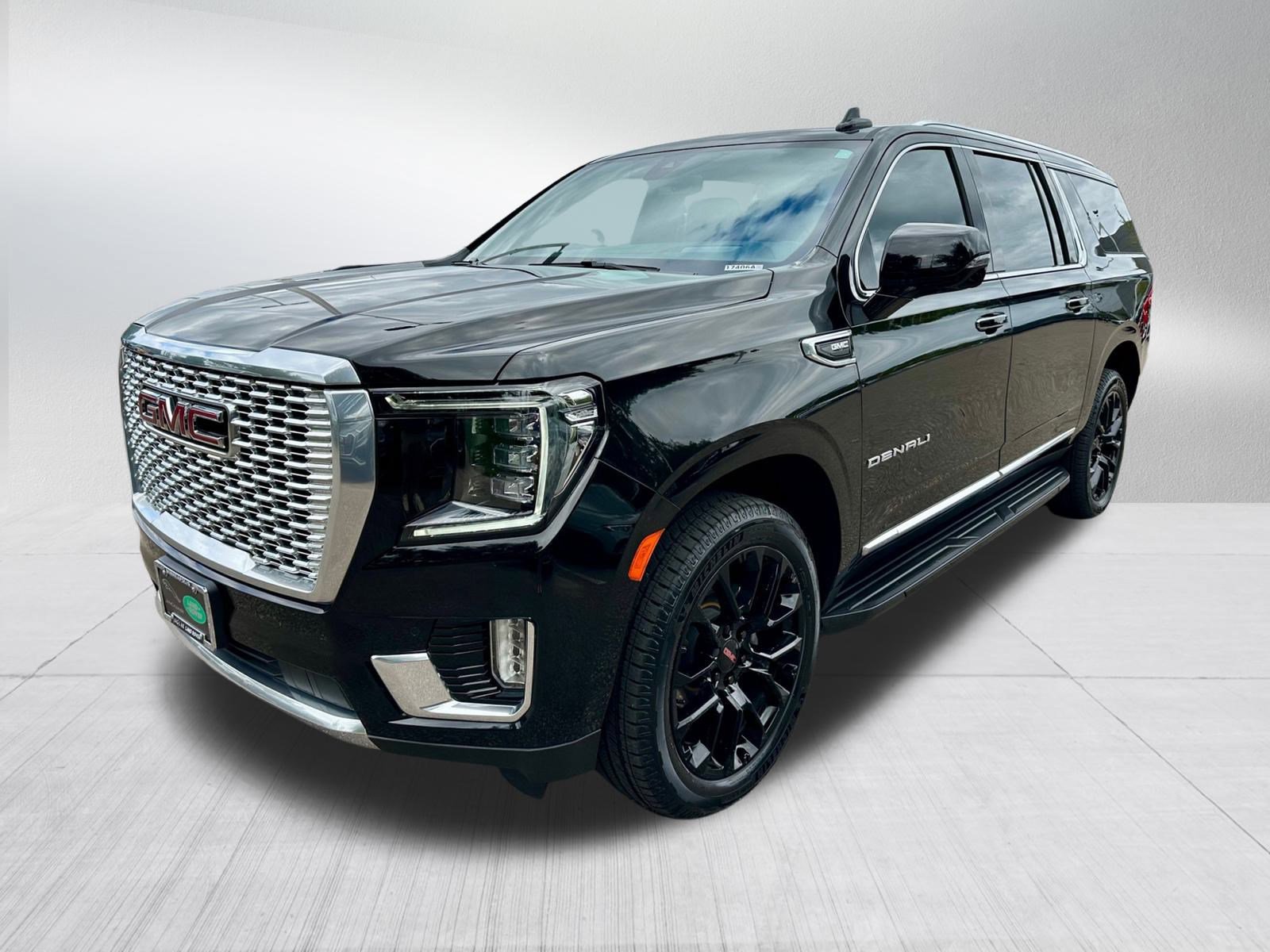 2022 GMC Yukon XL Denali's photo