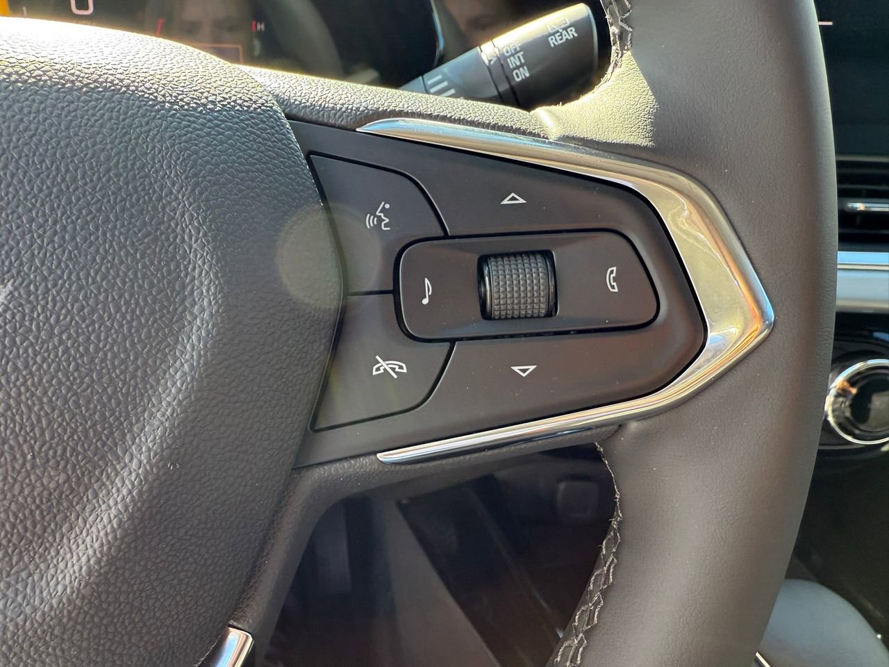 2025 Chevrolet Trax LT photo 18