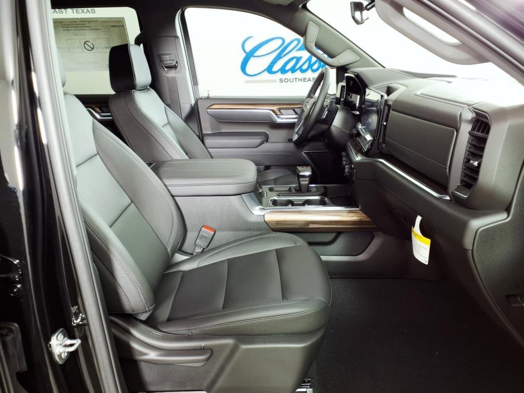 2025 Chevrolet Silverado 1500 LT photo 20