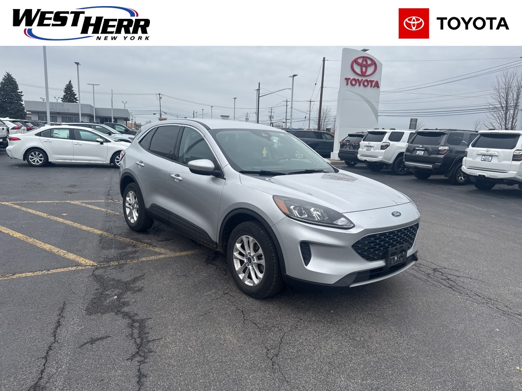 2020 Ford Escape SE's photo
