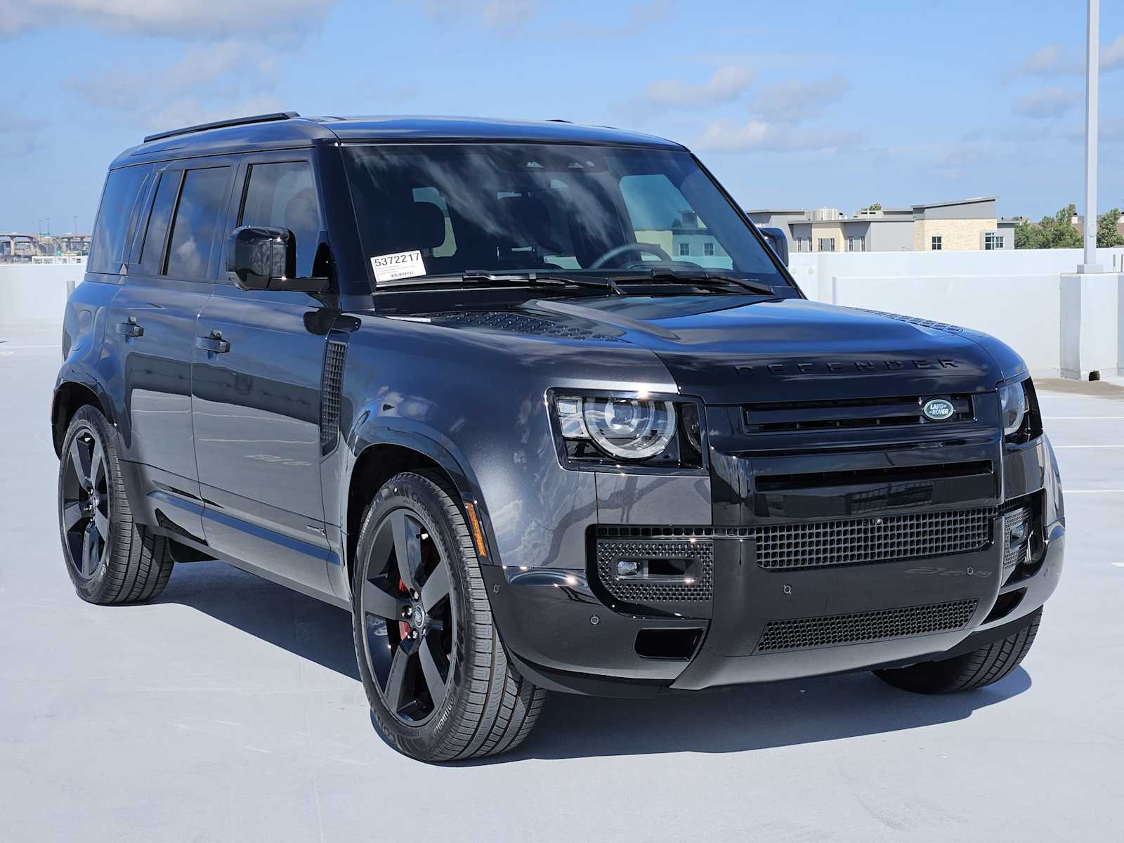 2025 Land Rover Defender 110 photo 3