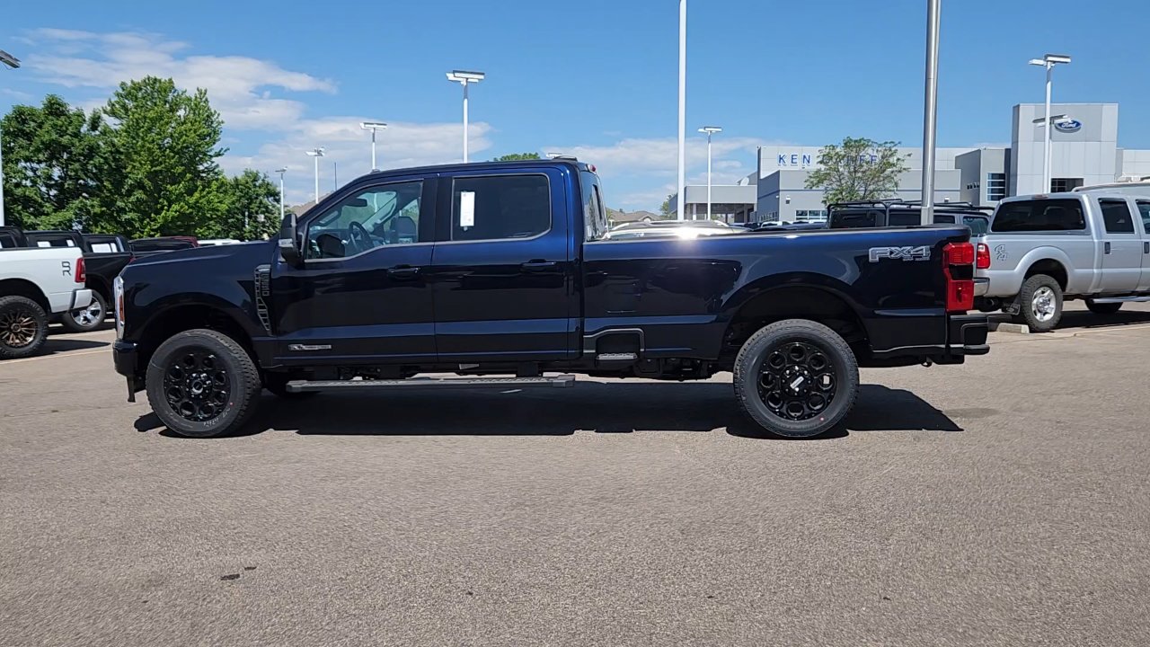 2025 Ford F-250 Lariat photo 2