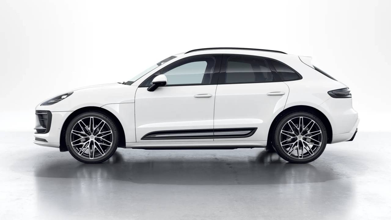 2026 Porsche Macan Base photo 2