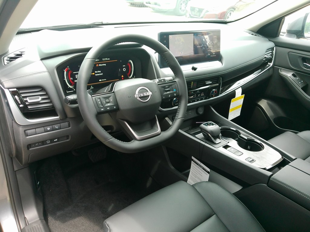 2025 Nissan Rogue SL photo 10