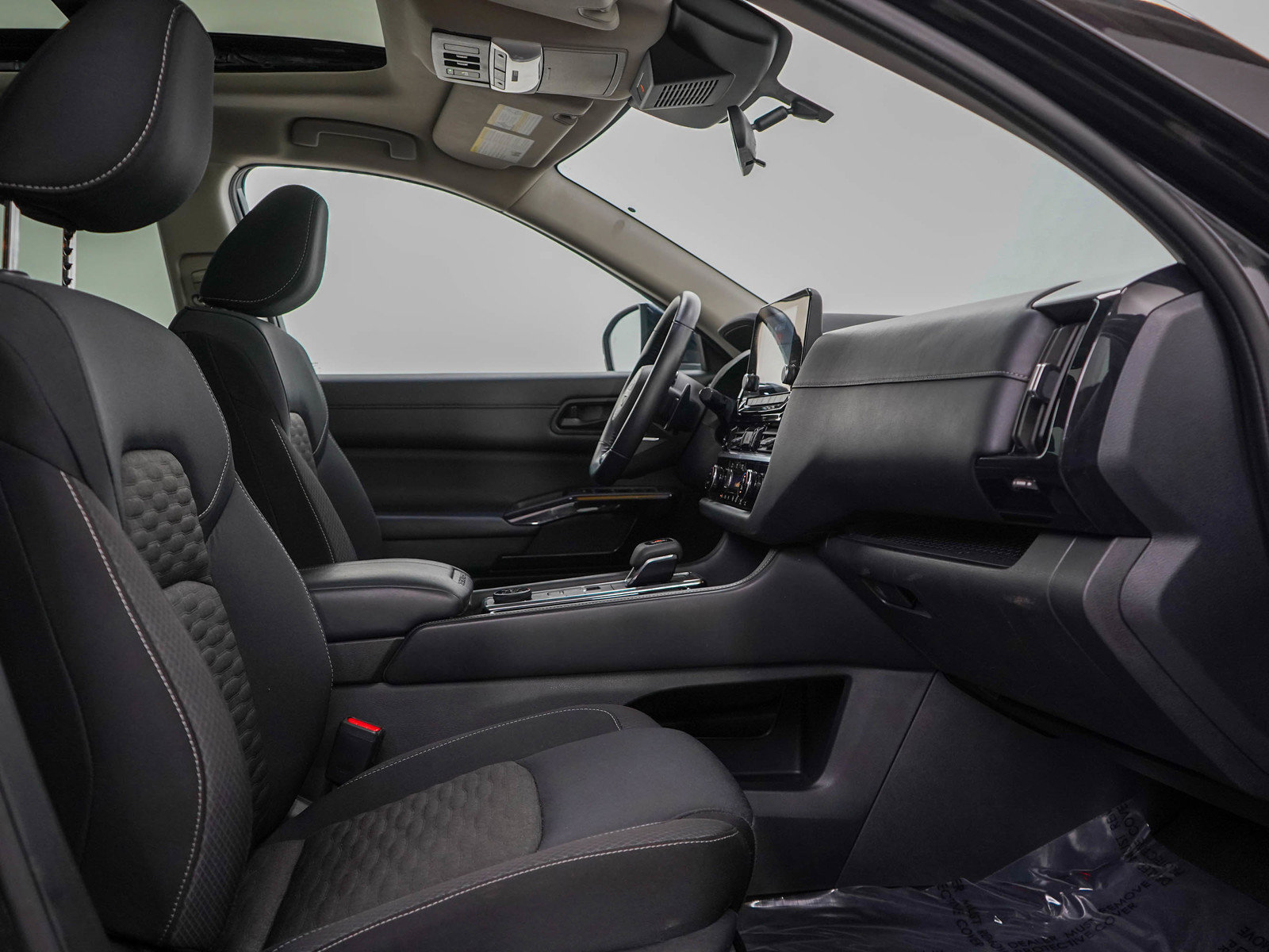 2023 Nissan Pathfinder SV photo 10