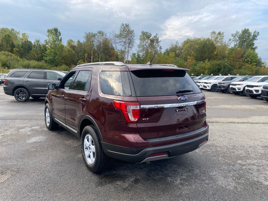 2019 Ford Explorer XLT photo 4