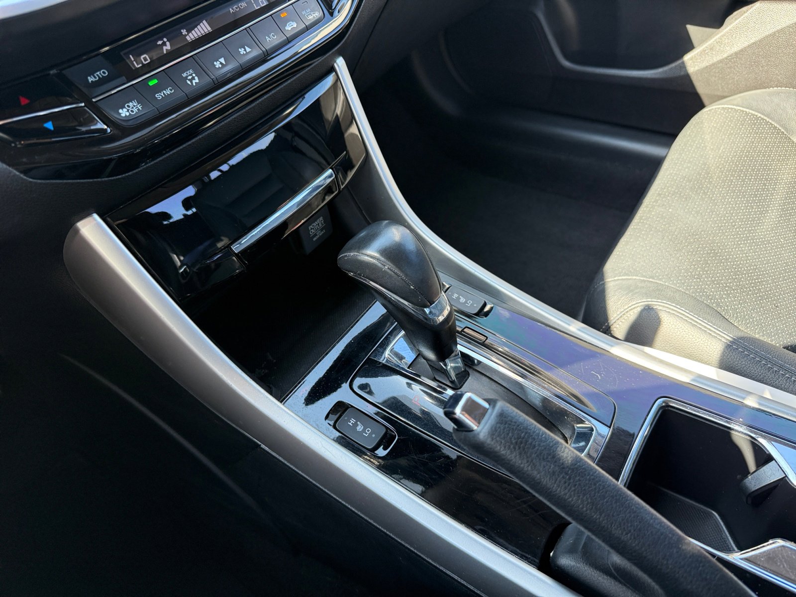 2016 Honda Accord EX-L V6 photo 13