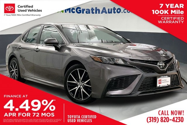 2022 Toyota Camry SE's photo