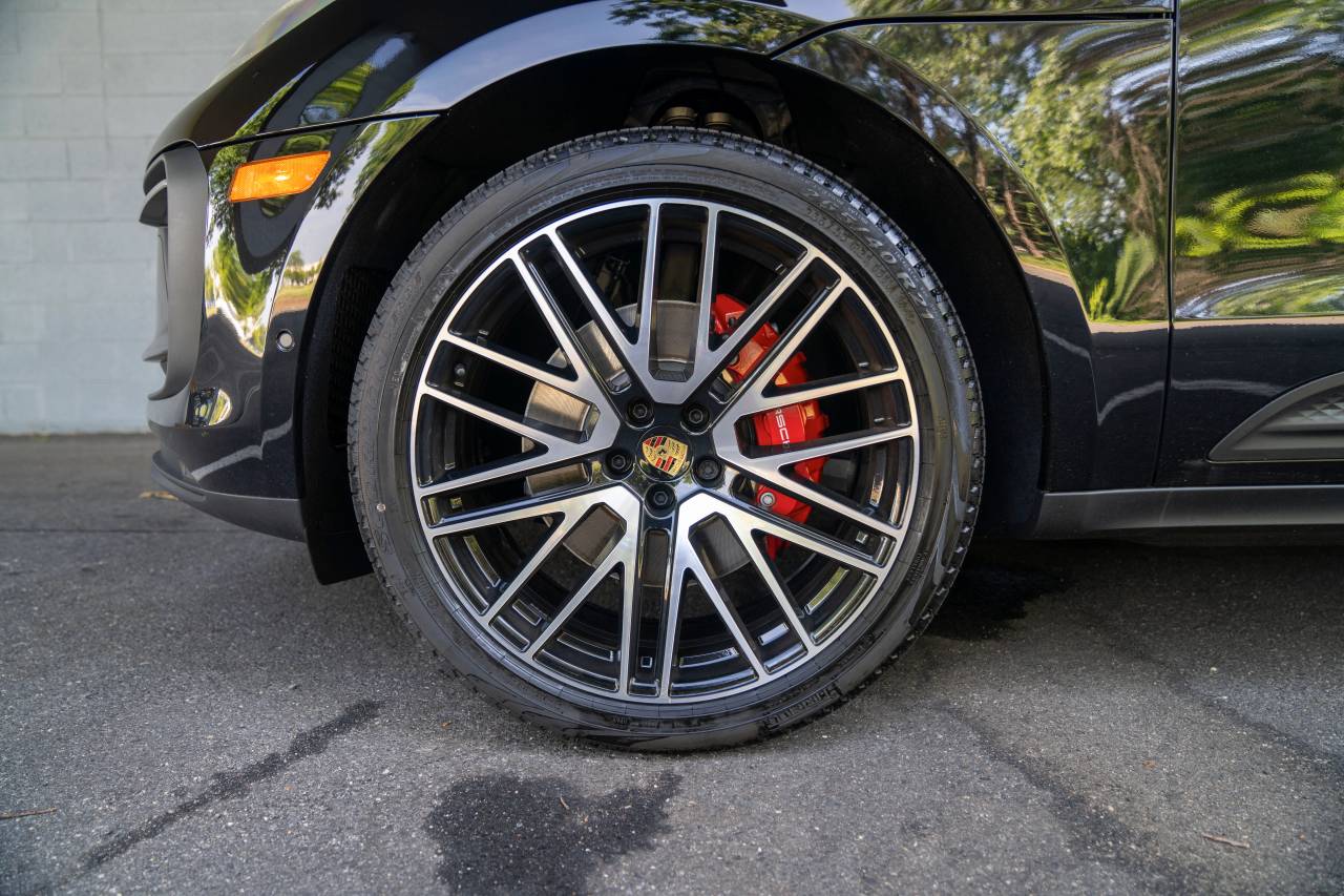 2025 Porsche Macan S photo 6