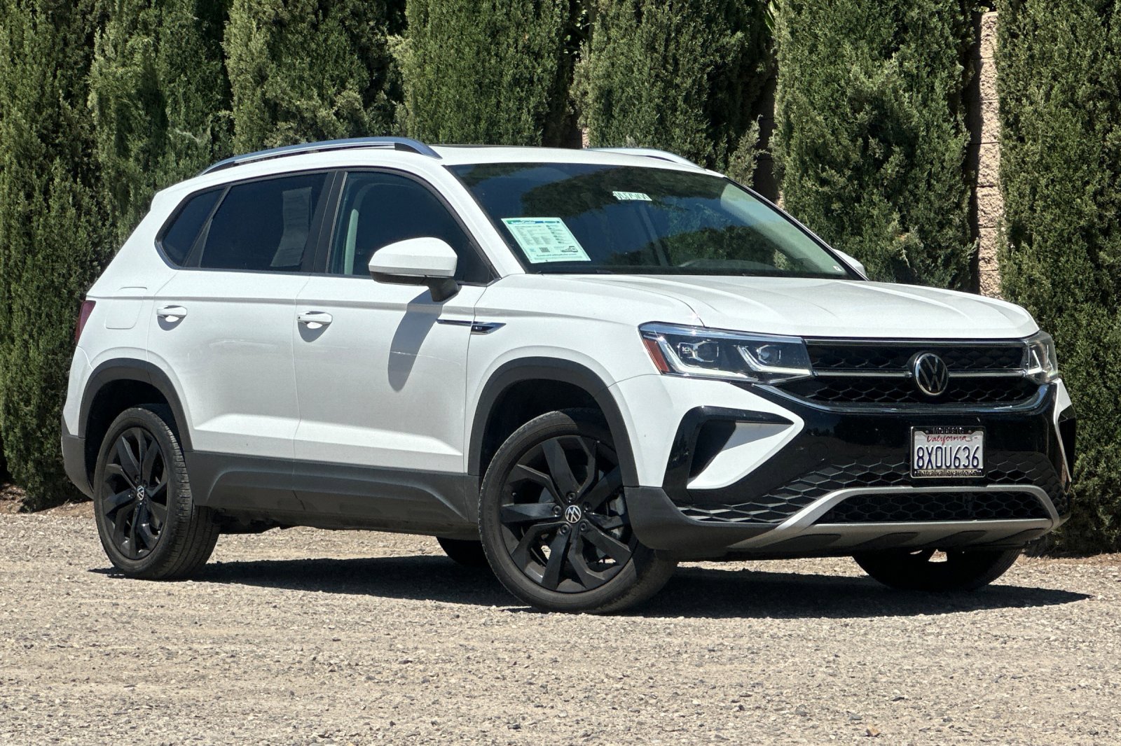 2022 Volkswagen Taos SEL photo 2