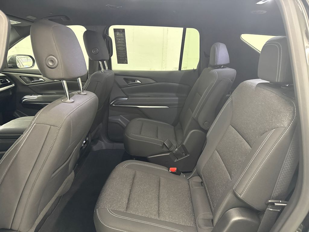 2025 Chevrolet Traverse photo 24