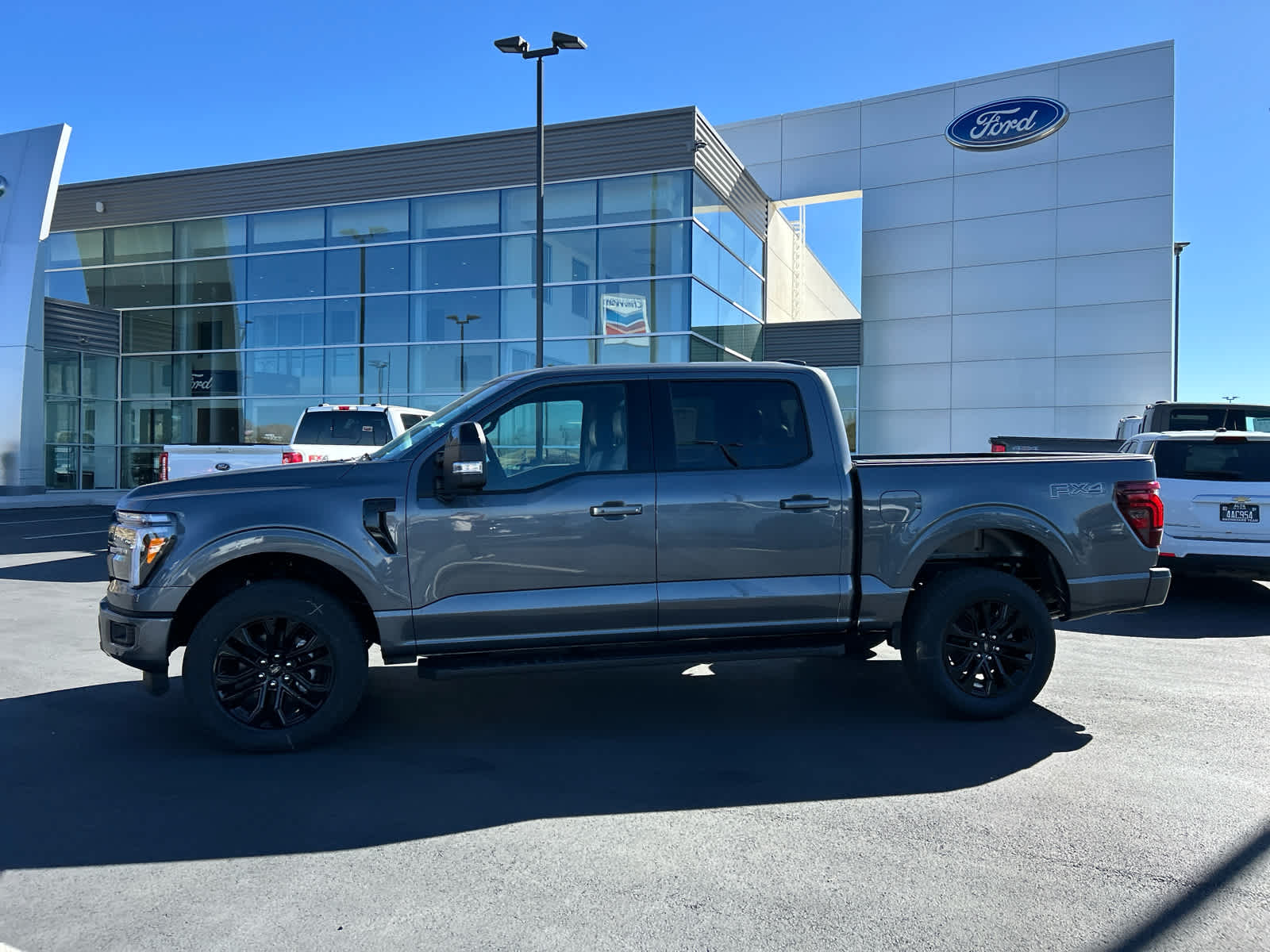 2025 Ford F-150 Lariat photo 3