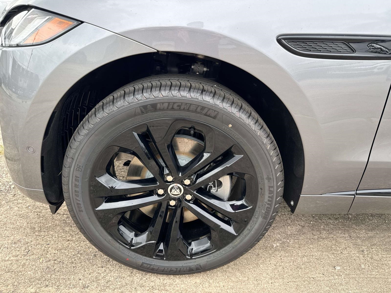 2026 Jaguar F-PACE P250 R-Dynamic S photo 3