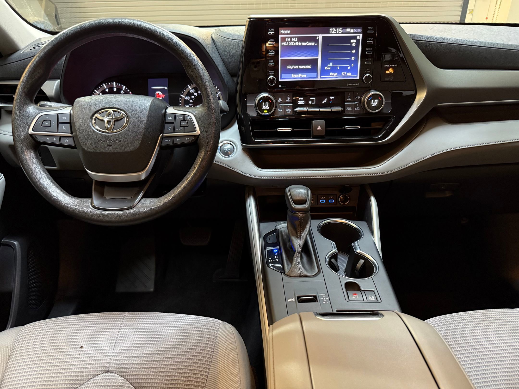 2022 Toyota Highlander L photo 3