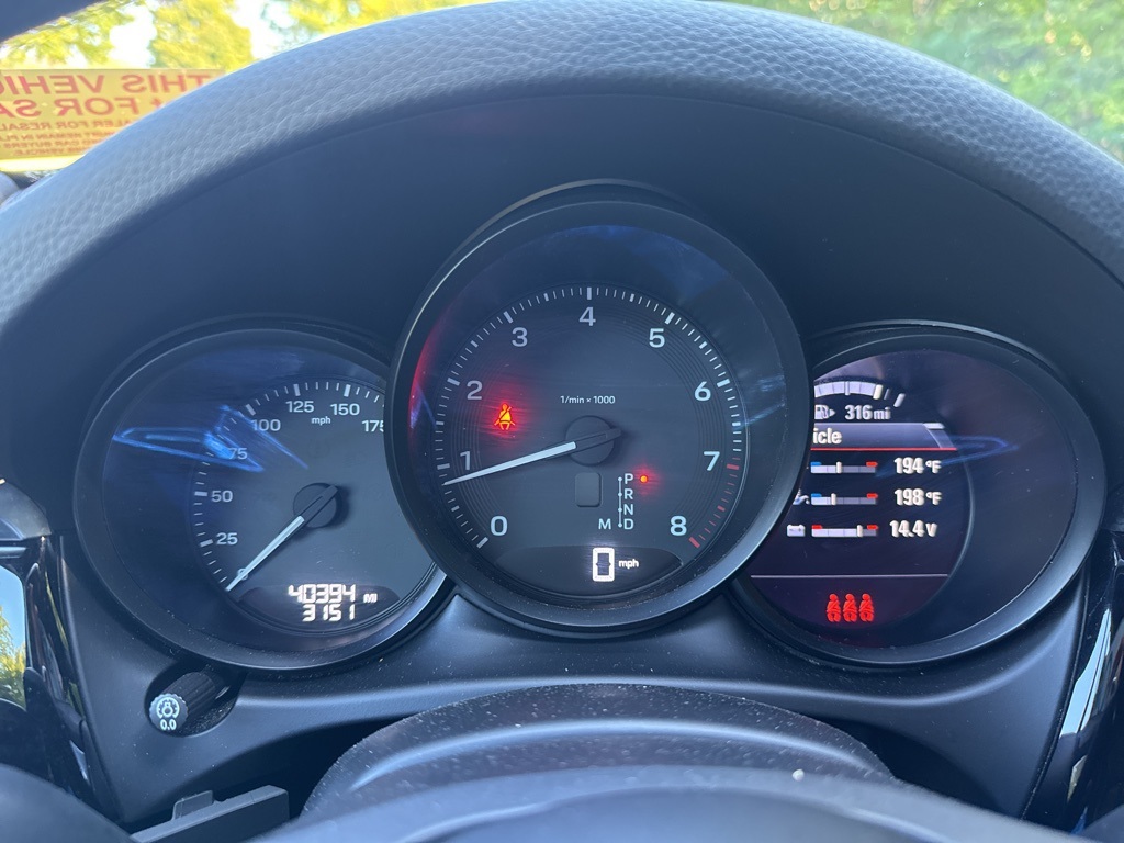 2023 Porsche Macan Base photo 16