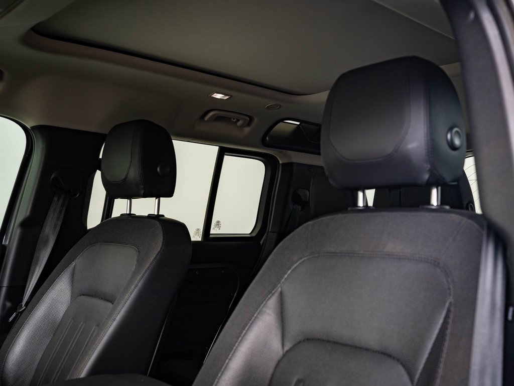 2020 Land Rover Defender 110 SE photo 20