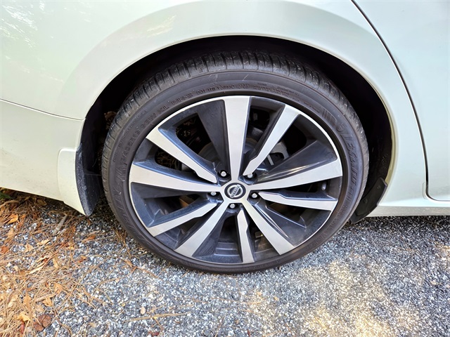2020 Nissan Altima 2.5 SR photo 10