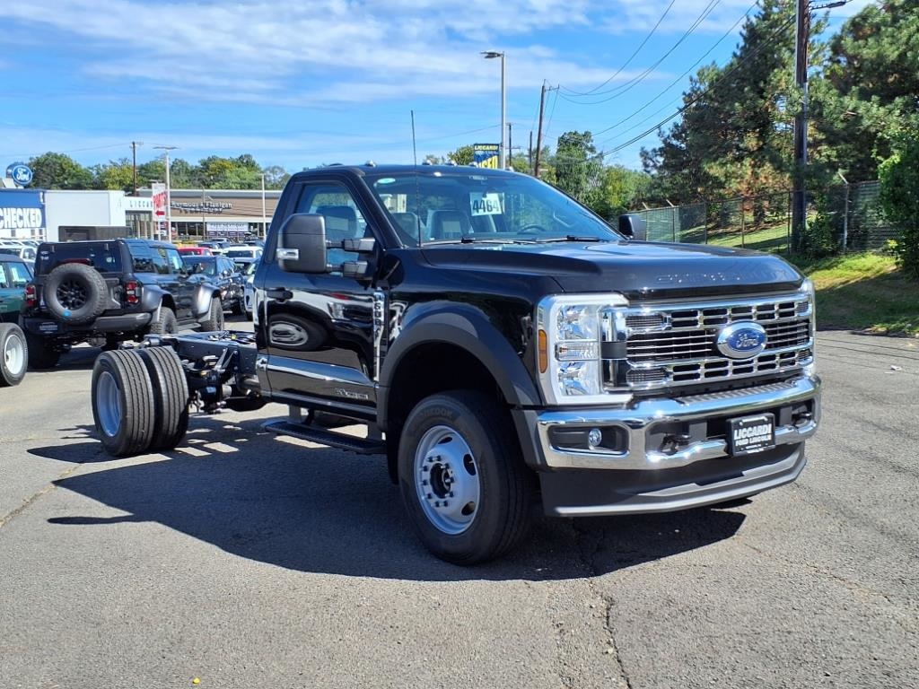 2025 Ford F-600 Super Duty Chassis Cab XL's photo