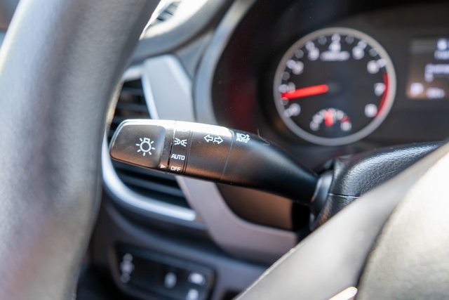 2023 Kia Seltos LX photo 17