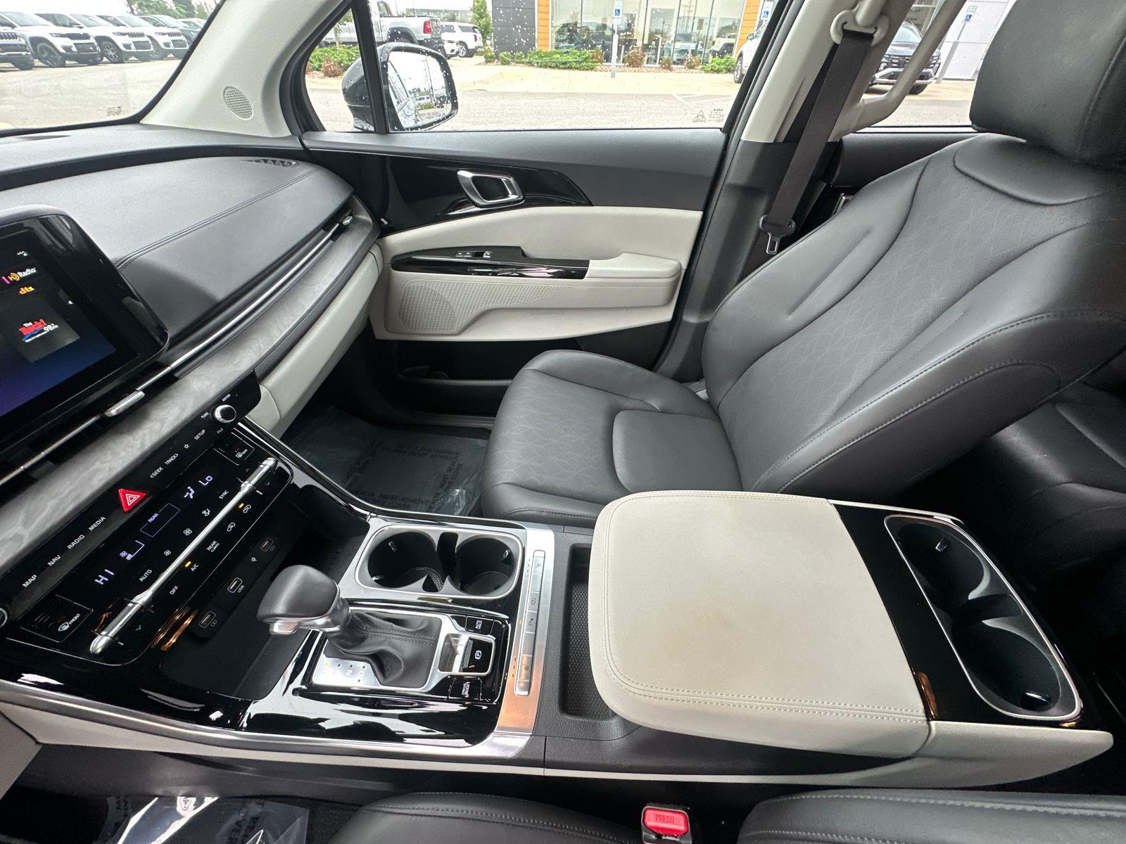 2024 Kia Carnival EX photo 20