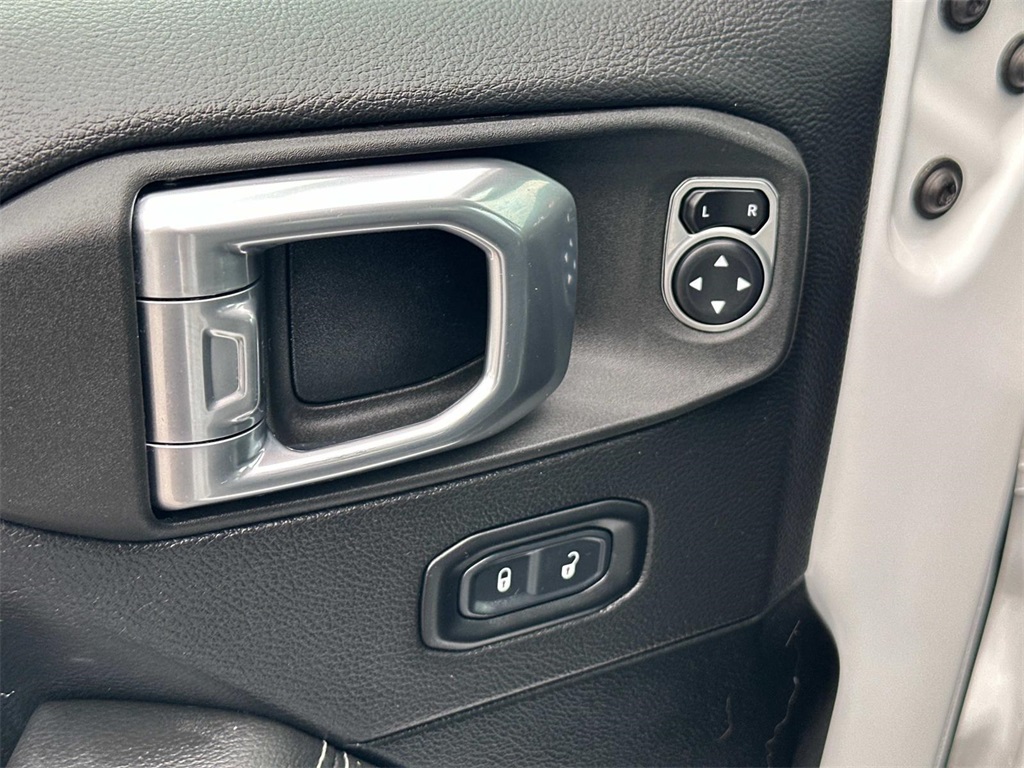2021 Jeep Wrangler Unlimited Sahara photo 27