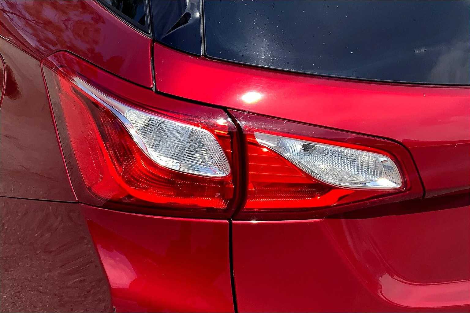 2018 Chevrolet Equinox LT photo 24