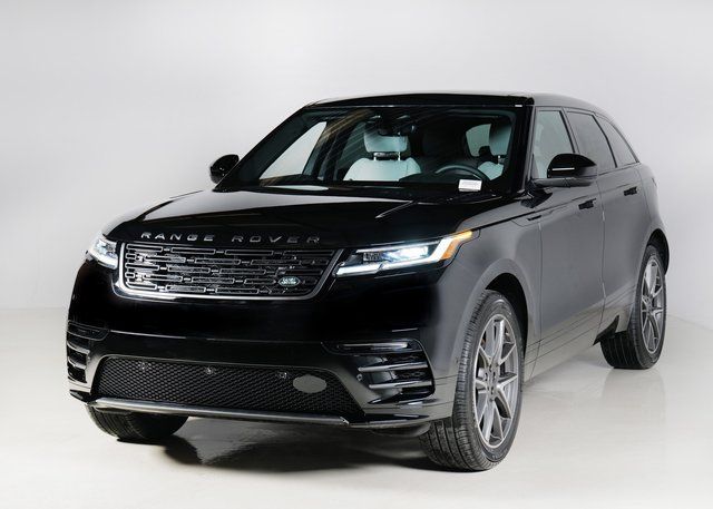 2026 Land Rover Range Rover Velar Dynamic SE's photo