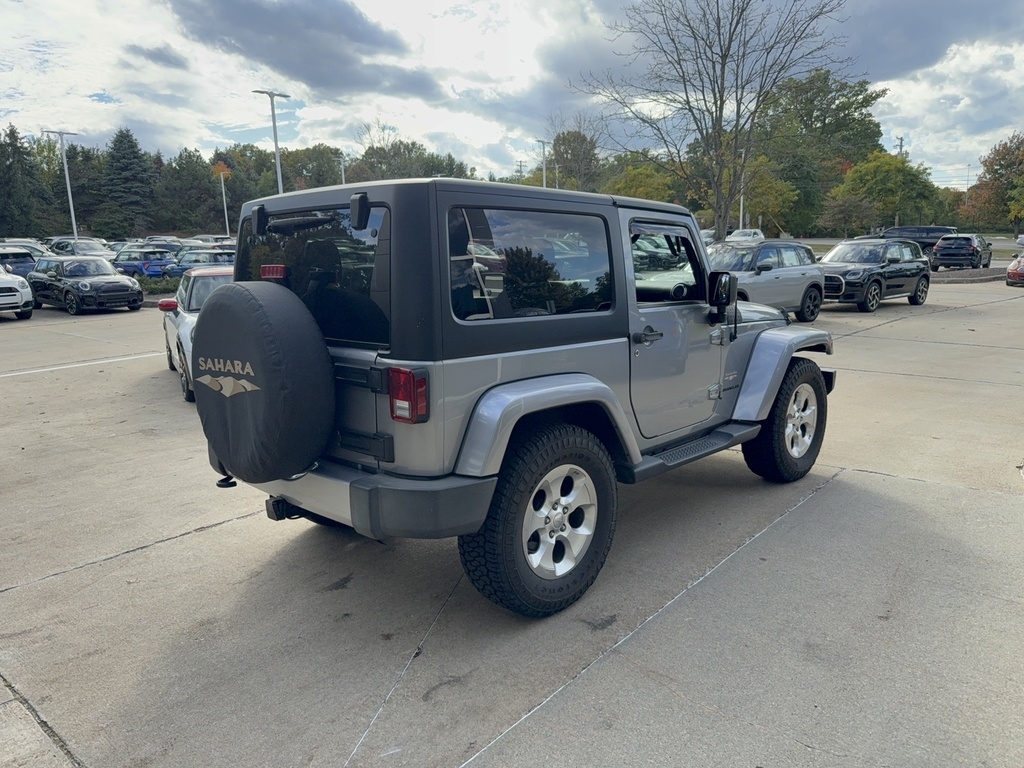 2015 Jeep Wrangler Sahara photo 4
