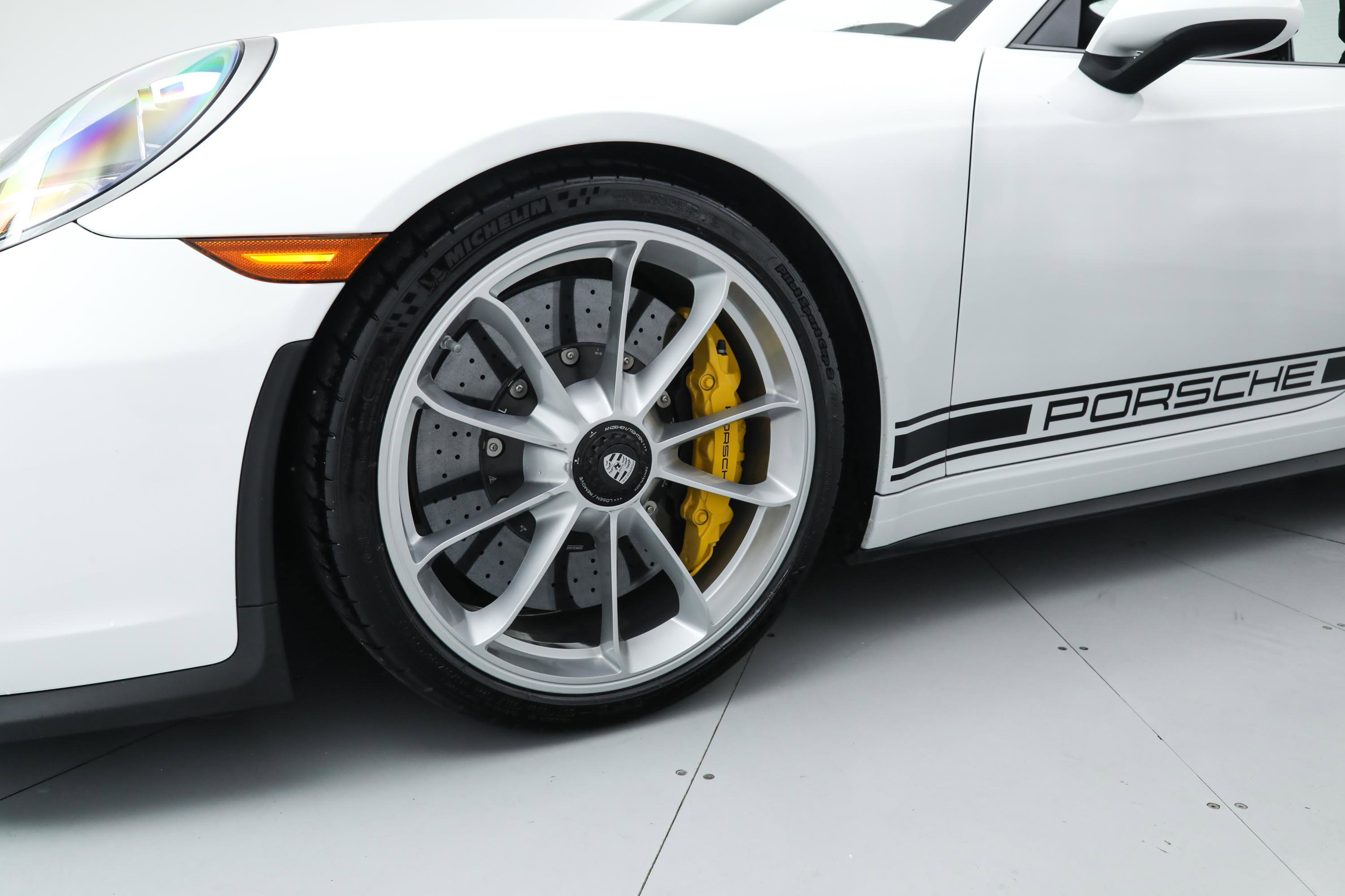 2018 Porsche 911 GT3 Touring photo 10