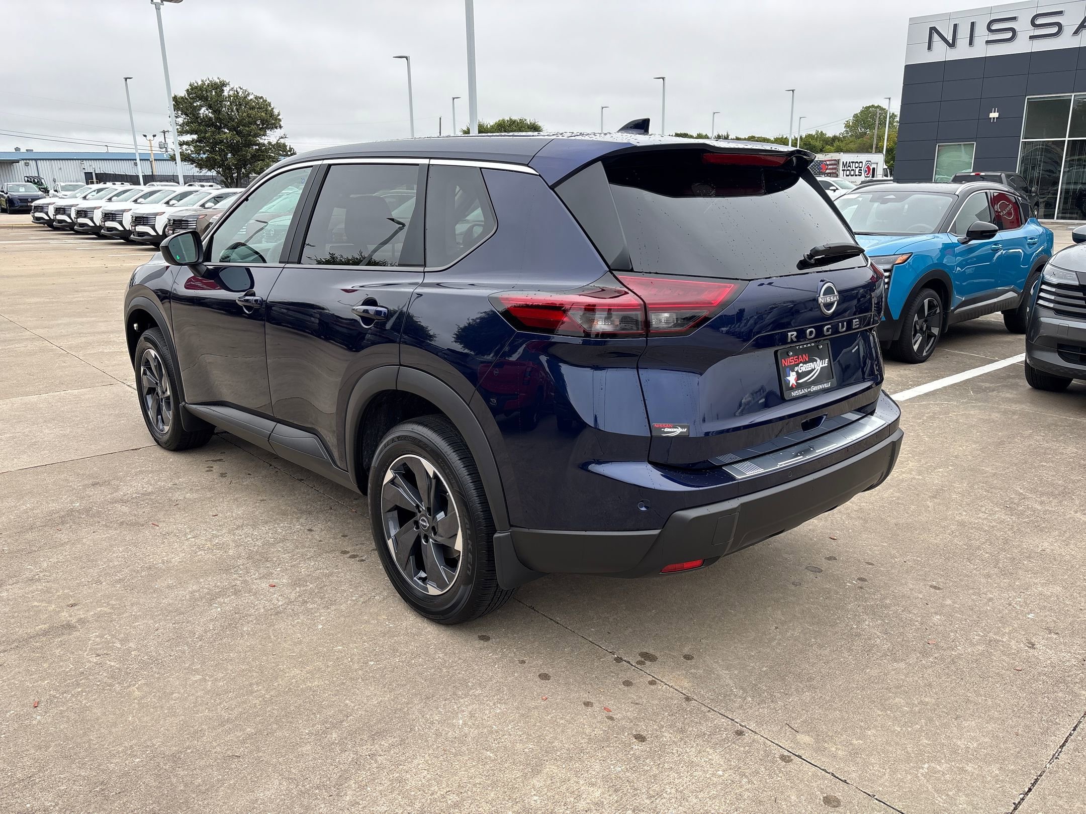 2026 Nissan Rogue SV photo 3