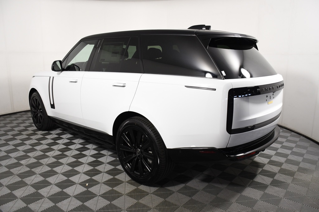 2025 Land Rover Range Rover SE photo 7