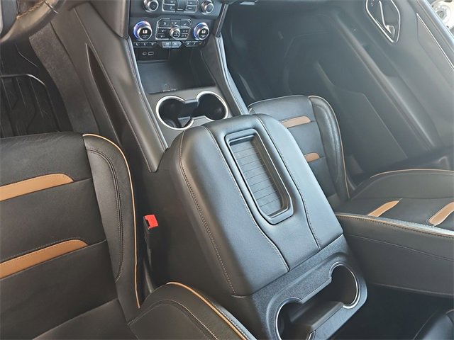 2022 Gmc Yukon XL AT4 photo 9