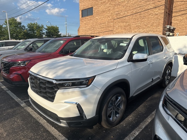 2025 Honda Pilot EX-L photo 3
