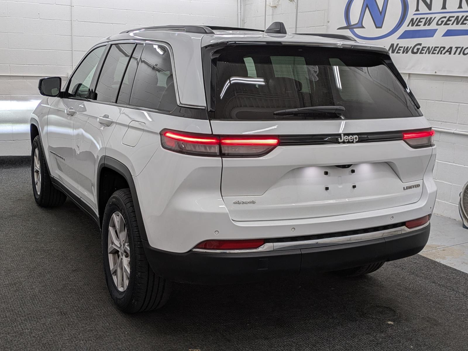 2022 Jeep Grand Cherokee Limited photo 16