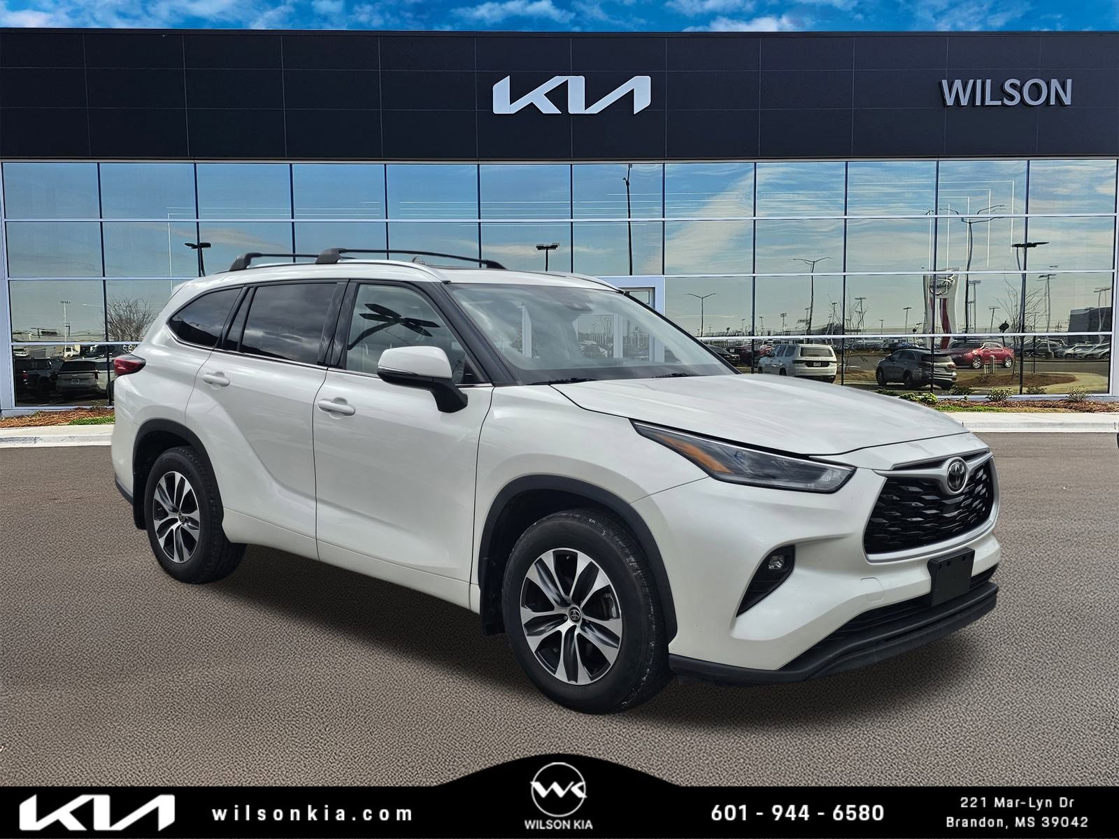 2021 Toyota Highlander XLE's photo