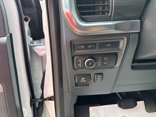2024 Ford F-150 Lariat photo 13