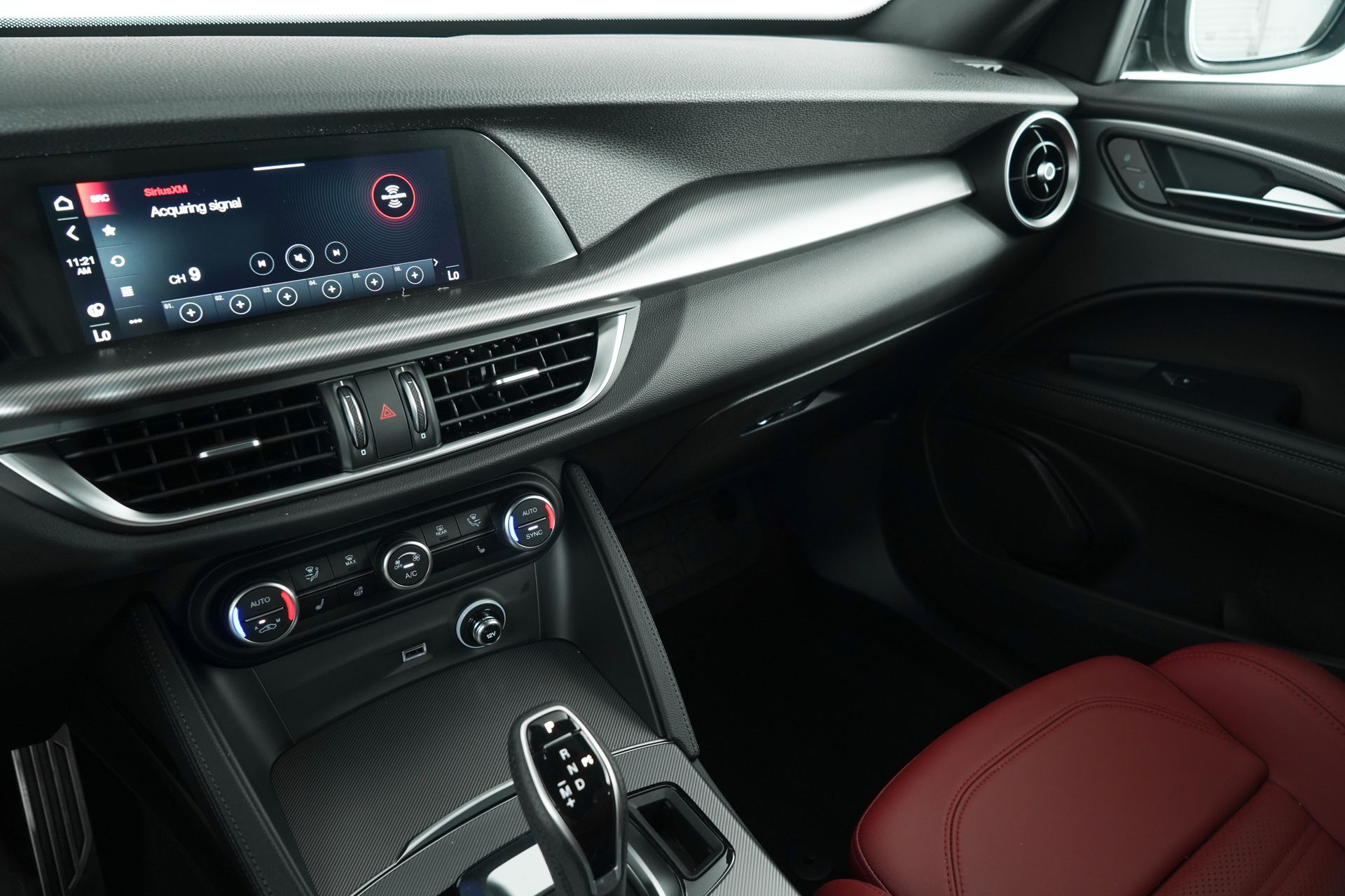 2025 Alfa Romeo Stelvio photo 23