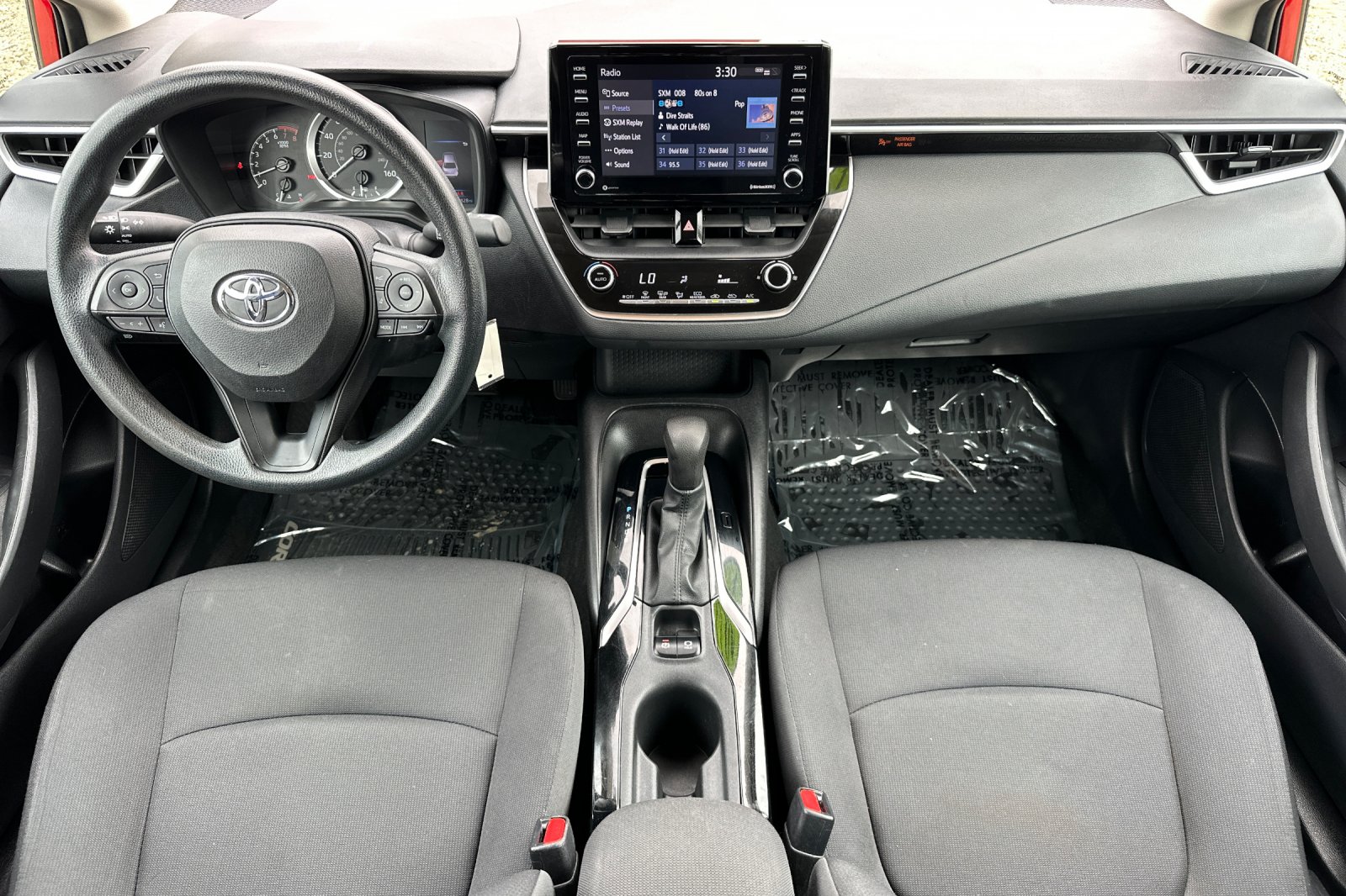 2021 Toyota Corolla LE photo 9