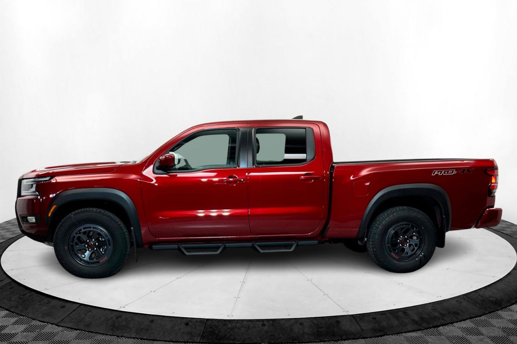 2025 Nissan Frontier PRO-4X photo 2
