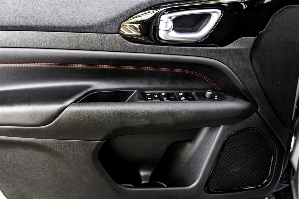 2024 Jeep Compass Trailhawk photo 9