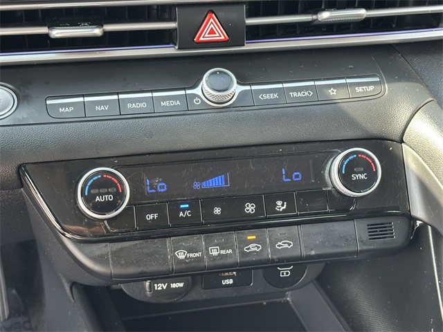 2024 Hyundai Elantra SEL photo 19