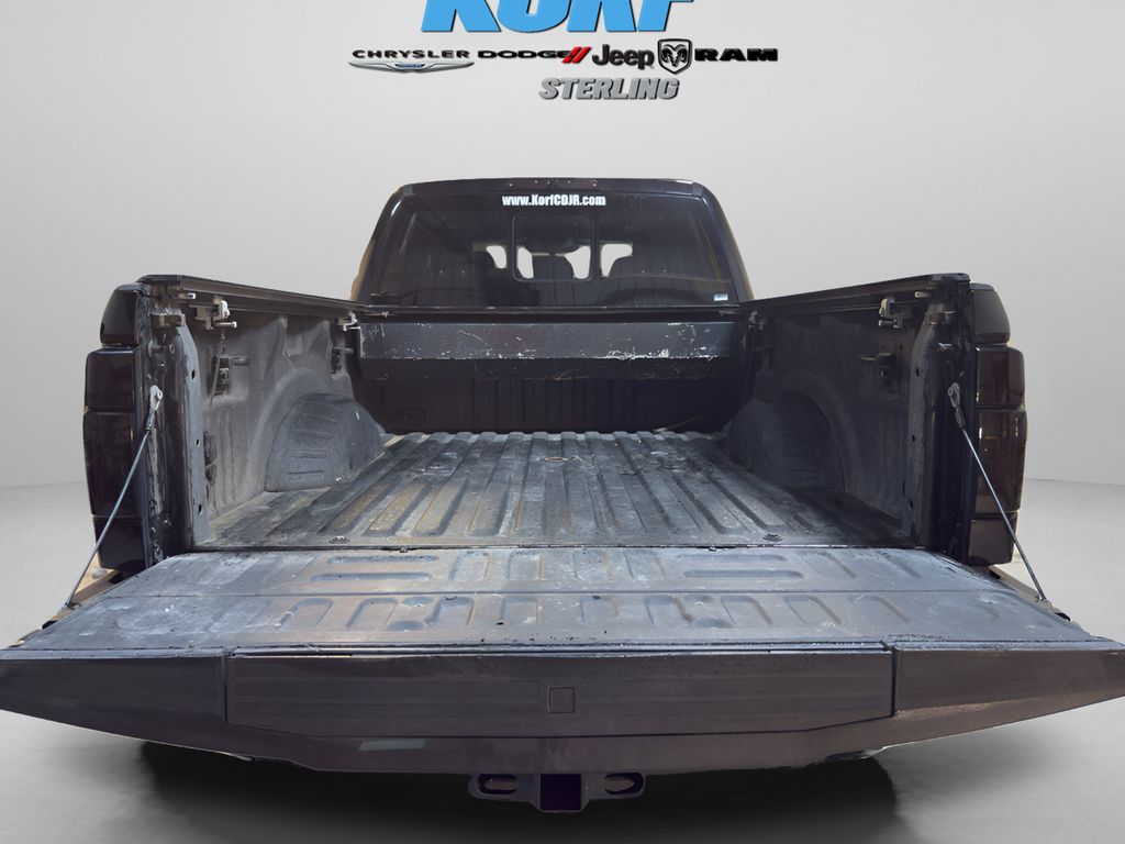 2022 Ford F-350 Limited photo 7