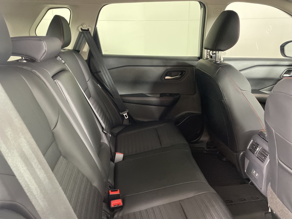 2026 Nissan Rogue SV photo 12