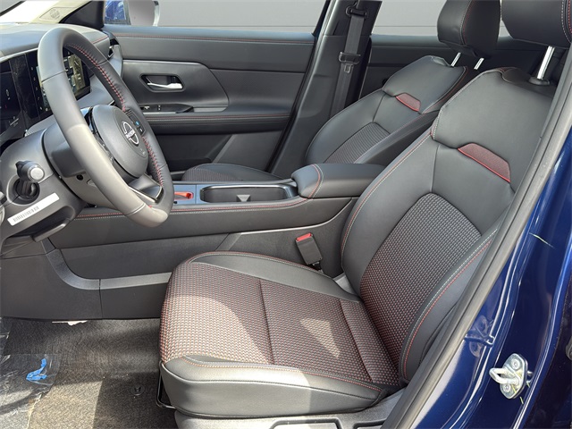 2025 Nissan Kicks SR photo 20
