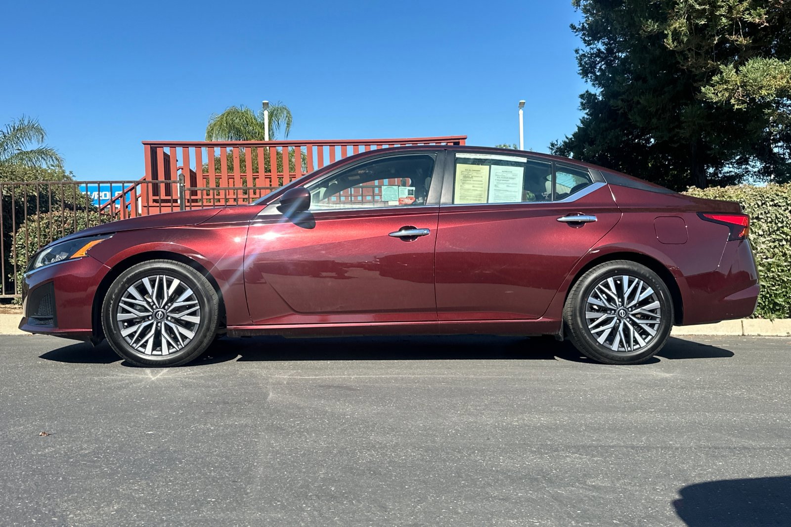 2023 Nissan Altima 2.5 SV photo 4