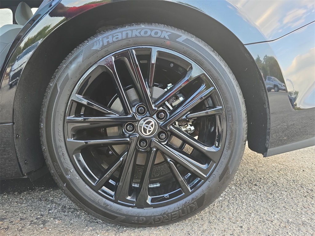 2025 Toyota Camry SE photo 29