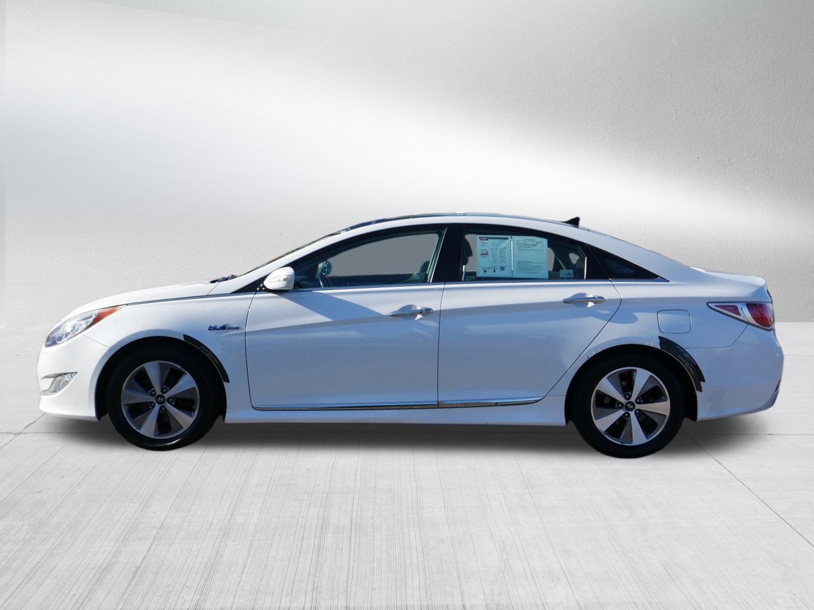 2011 Hyundai Sonata Hybrid photo 2