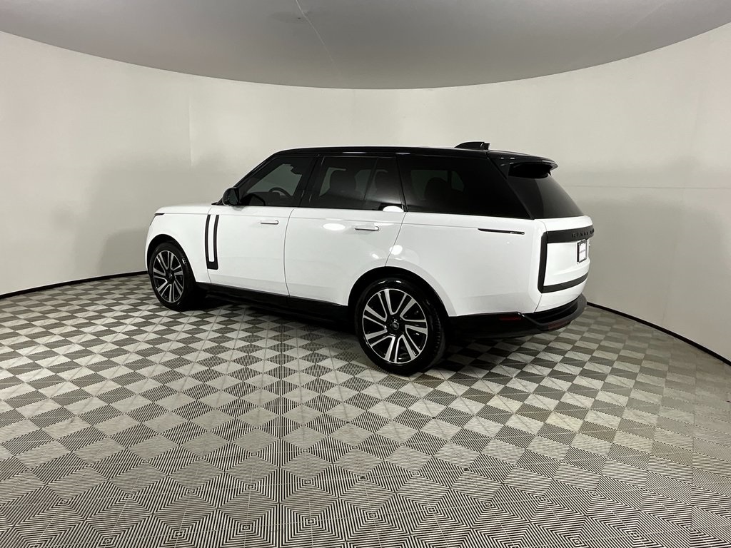 2023 Land Rover Range Rover SE photo 2