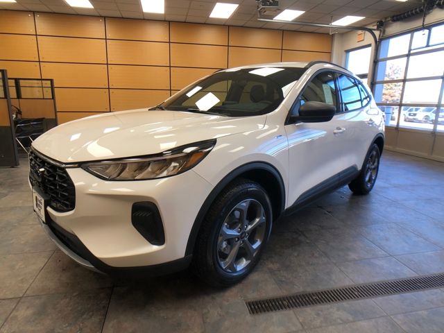 2026 Ford Escape ST-Line photo 3